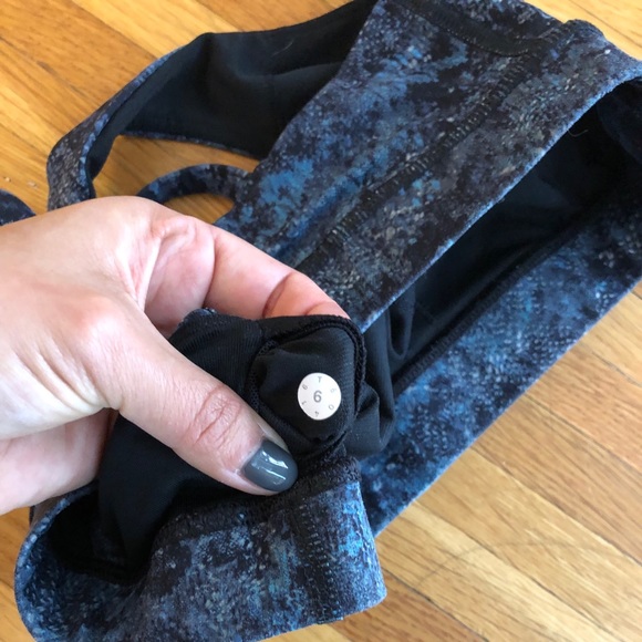 ✨EUC Lululemon Energy Bra! Great Print!✨ - Picture 3 of 3